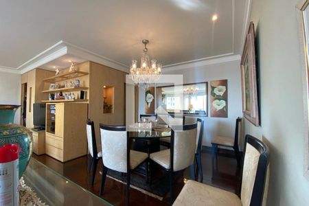 Apartamento à venda com 160m², 3 quartos e 2 vagas Apartamento à venda com 160m², 3 quartos e 2 vagasSala de Jantar