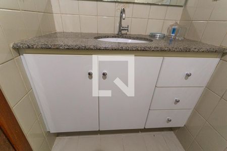 Apartamento à venda com 95m², 3 quartos e 1 vaga Apartamento à venda com 95m², 3 quartos e 1 vagaArmário do Banheiro da Suíte