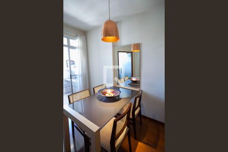 Sala de apartamento para alugar com 2 quartos, 60m² em Sion, Belo Horizonte