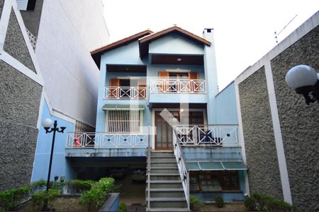 Casa à venda com 479m², 4 quartos e 12 vagasFachada posterior