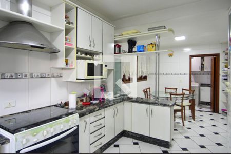 Casa à venda com 479m², 4 quartos e 12 vagasCozinha