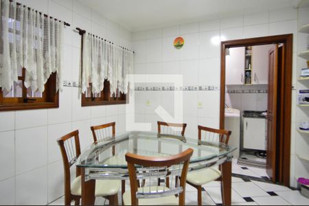 Casa à venda com 479m², 4 quartos e 12 vagasCozinha