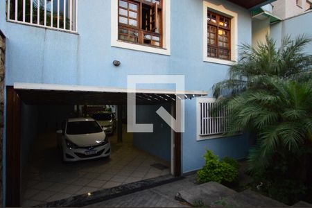 Casa à venda com 479m², 4 quartos e 12 vagasEntrada da garagem