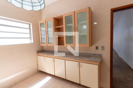 Casa à venda com 250m², 2 quartos e 2 vagasCozinha - Armários