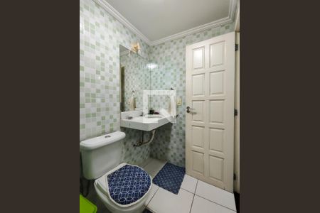 Casa à venda com 210m², 4 quartos e 1 vaga Casa à venda com 210m², 4 quartos e 1 vagaBanheiro