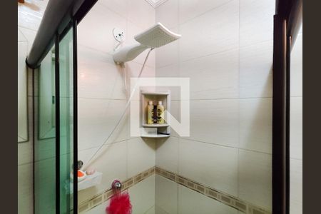 Casa à venda com 210m², 4 quartos e 1 vaga Casa à venda com 210m², 4 quartos e 1 vagaBanheiro Corredor