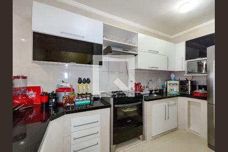 Casa à venda com 210m², 4 quartos e 1 vaga Casa à venda com 210m², 4 quartos e 1 vagaCozinha