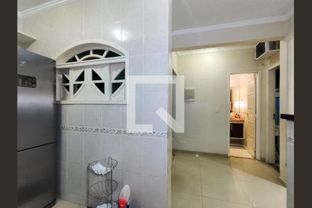 Casa à venda com 210m², 4 quartos e 1 vaga Casa à venda com 210m², 4 quartos e 1 vagaCozinha