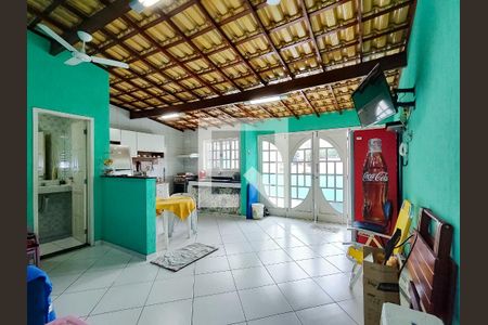 Casa à venda com 210m², 4 quartos e 1 vaga Casa à venda com 210m², 4 quartos e 1 vagaTerraço