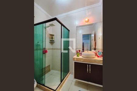 Casa à venda com 210m², 4 quartos e 1 vaga Casa à venda com 210m², 4 quartos e 1 vagaBanheiro Corredor