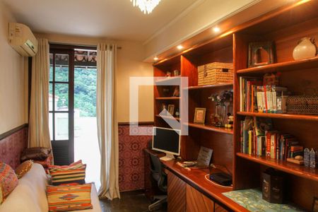 Casa à venda com 286m², 3 quartos e 2 vagasQuarto 2