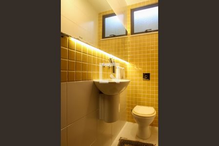 Casa à venda com 286m², 3 quartos e 2 vagasLavabo