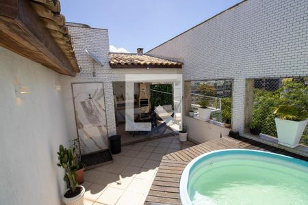 Apartamento à venda com 158m², 3 quartos e 2 vagas Apartamento à venda com 158m², 3 quartos e 2 vagasCobertura