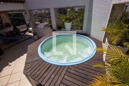 Apartamento à venda com 158m², 3 quartos e 2 vagas Apartamento à venda com 158m², 3 quartos e 2 vagasCobertura