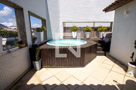 Apartamento à venda com 158m², 3 quartos e 2 vagas Apartamento à venda com 158m², 3 quartos e 2 vagasCobertura