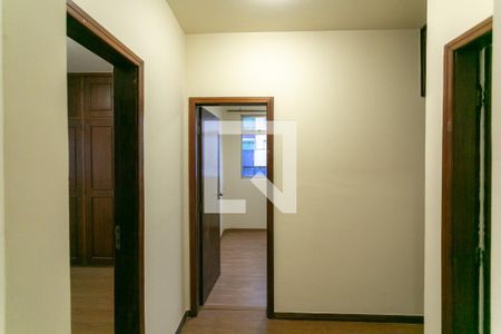 Corredor de apartamento à venda com 3 quartos, 121m² em União, Belo Horizonte