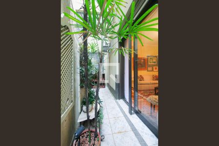 Apartamento à venda com 69m², 1 quarto e sem vaga Apartamento à venda com 69m², 1 quarto e sem vagaVaranda