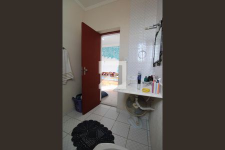 Casa à venda com 240m², 4 quartos e 2 vagasBanheiro da Suíte 2