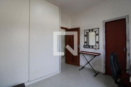 Casa à venda com 240m², 4 quartos e 2 vagasQuarto 3 (suíte)