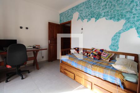 Casa à venda com 240m², 4 quartos e 2 vagasQuarto 2 (suíte)