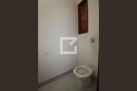 Casa à venda com 240m², 4 quartos e 2 vagasLavabo