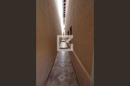 Casa à venda com 240m², 4 quartos e 2 vagasCorredor externo 1