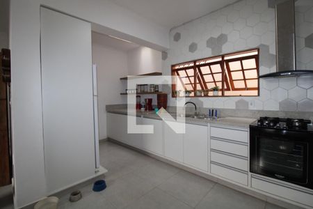 Casa à venda com 240m², 4 quartos e 2 vagasCozinha