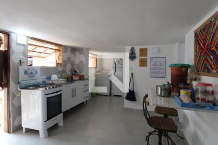 Casa à venda com 240m², 4 quartos e 2 vagasPorão -Sala e Cozinha