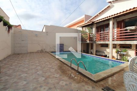 Casa à venda com 240m², 4 quartos e 2 vagasQuintal