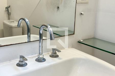 Casa à venda com 150m², 3 quartos e 2 vagas Casa à venda com 150m², 3 quartos e 2 vagasBanheiro da Suíte