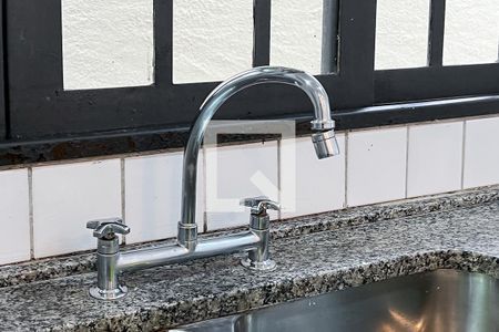 Casa à venda com 150m², 3 quartos e 2 vagas Casa à venda com 150m², 3 quartos e 2 vagasCozinha