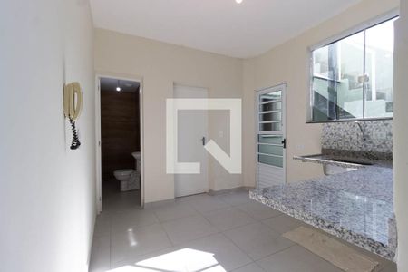 Casa à venda com 140m², 4 quartos e 2 vagas Casa à venda com 140m², 4 quartos e 2 vagasCozinha