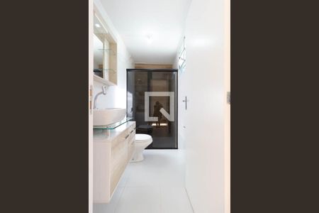 Casa à venda com 140m², 4 quartos e 2 vagas Casa à venda com 140m², 4 quartos e 2 vagasBanheiro Suíte