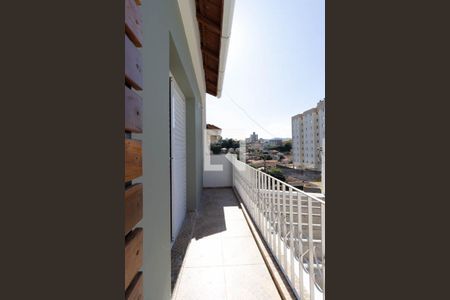 Casa à venda com 140m², 4 quartos e 2 vagas Casa à venda com 140m², 4 quartos e 2 vagasVaranda Quarto 1