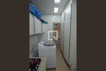 Apartamento à venda com 300m², 3 quartos e 1 vaga Apartamento à venda com 300m², 3 quartos e 1 vagaÁrea de Serviço