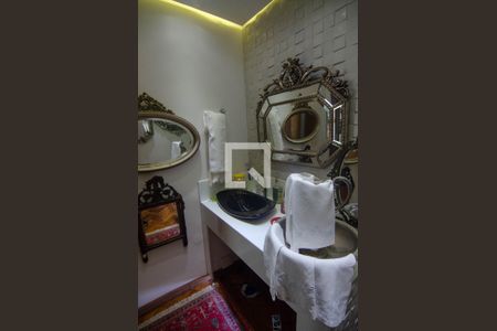 Apartamento à venda com 300m², 3 quartos e 1 vaga Apartamento à venda com 300m², 3 quartos e 1 vagaLavabo