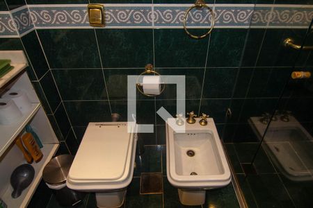 Apartamento à venda com 300m², 3 quartos e 1 vaga Apartamento à venda com 300m², 3 quartos e 1 vagaBanheiro Social