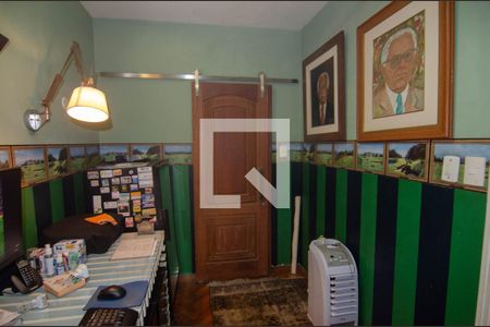 Apartamento à venda com 300m², 3 quartos e 1 vaga Apartamento à venda com 300m², 3 quartos e 1 vagaCorredor | Escritório