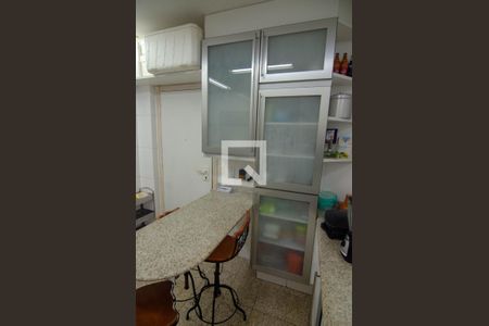 Apartamento à venda com 300m², 3 quartos e 1 vaga Apartamento à venda com 300m², 3 quartos e 1 vagaÁrea de Serviço