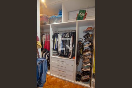 Apartamento à venda com 300m², 3 quartos e 1 vaga Apartamento à venda com 300m², 3 quartos e 1 vagaCloset