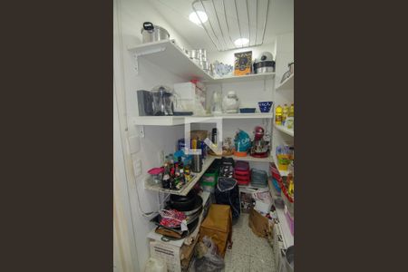 Apartamento à venda com 300m², 3 quartos e 1 vaga Apartamento à venda com 300m², 3 quartos e 1 vagaDespensa