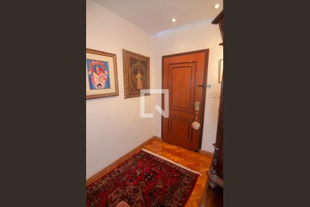 Apartamento à venda com 300m², 3 quartos e 1 vaga Apartamento à venda com 300m², 3 quartos e 1 vagaEntrada