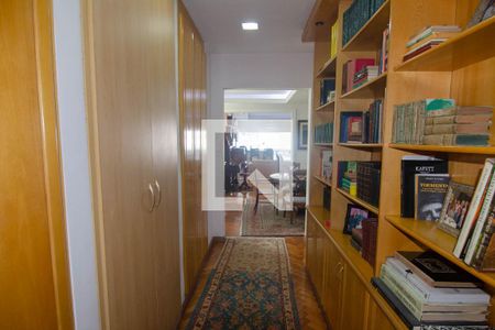 Apartamento à venda com 300m², 3 quartos e 1 vaga Apartamento à venda com 300m², 3 quartos e 1 vagaCorredor