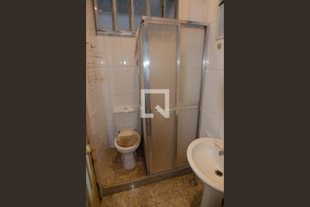 Apartamento à venda com 300m², 3 quartos e 1 vaga Apartamento à venda com 300m², 3 quartos e 1 vagaBanheiro de Serviço