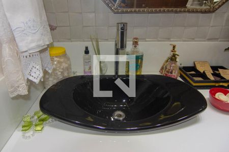 Apartamento à venda com 300m², 3 quartos e 1 vaga Apartamento à venda com 300m², 3 quartos e 1 vagaLavabo