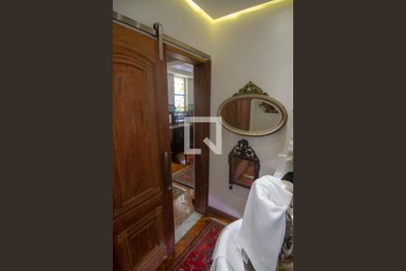 Apartamento à venda com 300m², 3 quartos e 1 vaga Apartamento à venda com 300m², 3 quartos e 1 vagaLavabo