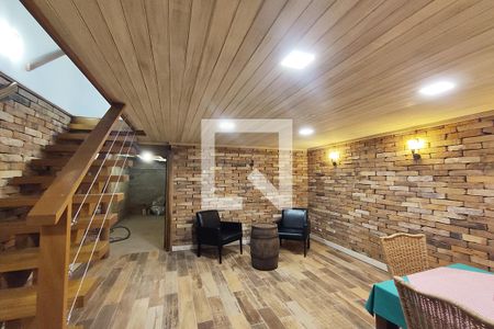 Casa à venda com 260m², 2 quartos e 3 vagasAdega