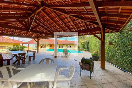 Casa à venda com 190m², 3 quartos e 3 vagasQuiosque e Piscina