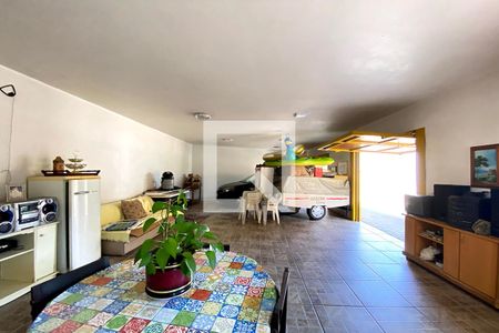 Casa à venda com 190m², 3 quartos e 3 vagasGaragem