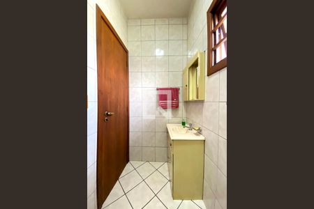 Casa à venda com 190m², 3 quartos e 3 vagasBanheiro 4